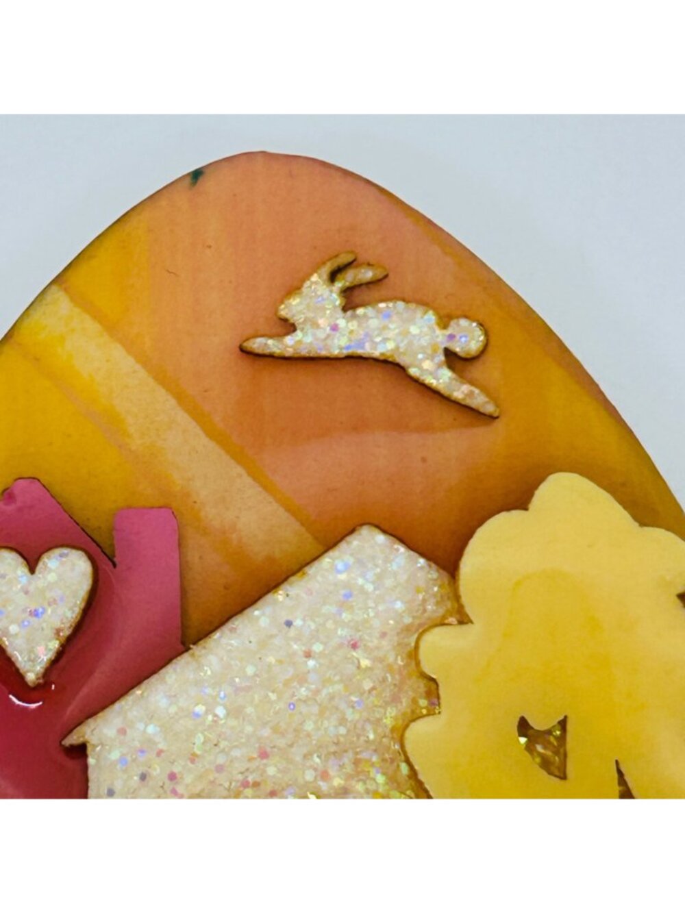 Vintage Lucinda Resin Easter Egg Brooch Pin Glitter House Bunny Rabbit Keepsake - Picture 5 of 13